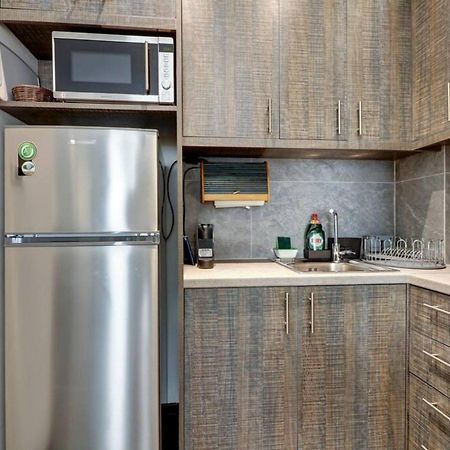 Classy And Stylish Apartment Next To Hilton Атина Екстериор снимка