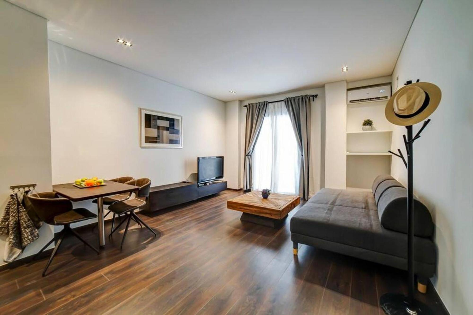 Classy And Stylish Apartment Next To Hilton Атина Екстериор снимка