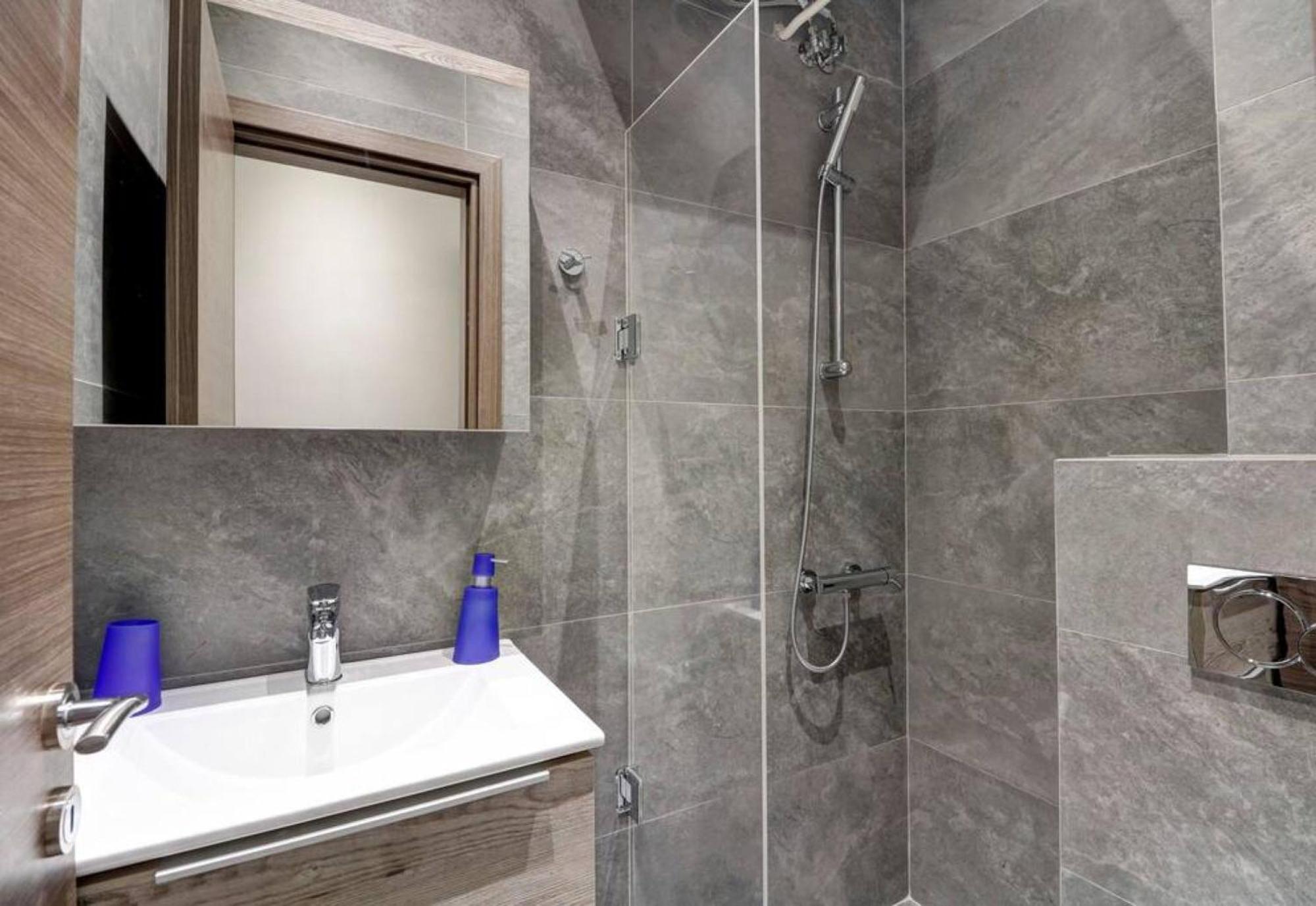 Classy And Stylish Apartment Next To Hilton Атина Екстериор снимка