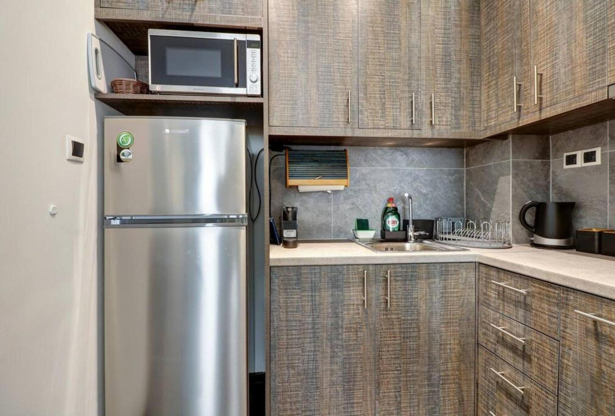 Classy And Stylish Apartment Next To Hilton Атина Екстериор снимка