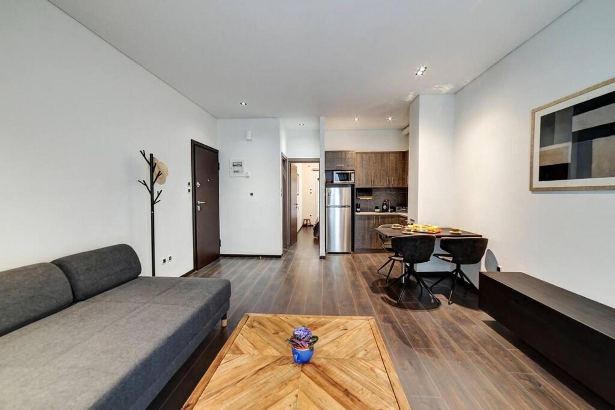 Classy And Stylish Apartment Next To Hilton Атина Екстериор снимка