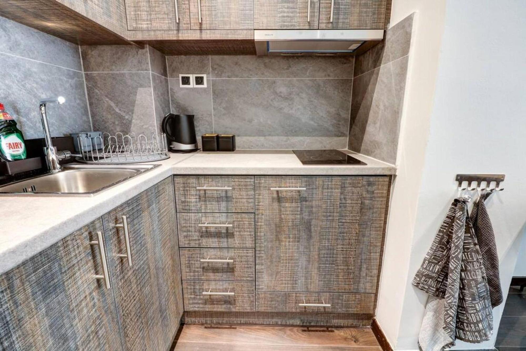 Classy And Stylish Apartment Next To Hilton Атина Екстериор снимка