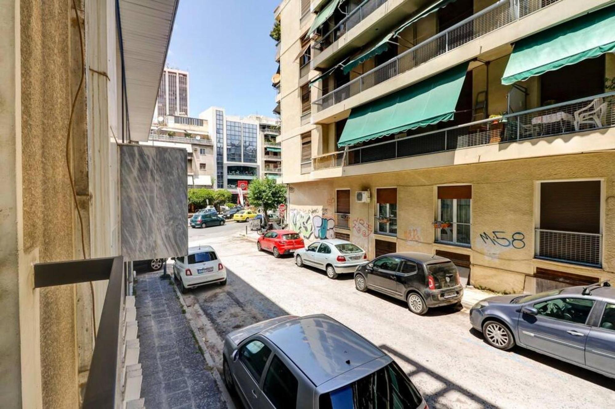 Classy And Stylish Apartment Next To Hilton Атина Екстериор снимка